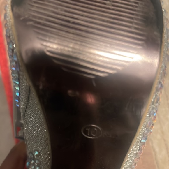 Women’s 10 Sparkly pump